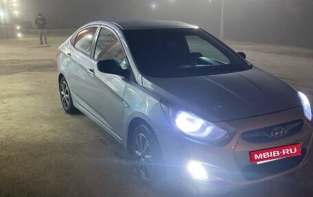 Hyundai Solaris II рестайлинг, 2011 год, 550 000 рублей, 8 фотография