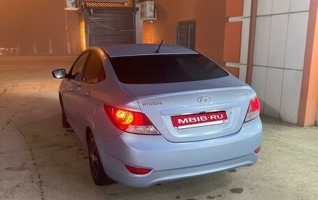 Hyundai Solaris II рестайлинг, 2011 год, 550 000 рублей, 3 фотография