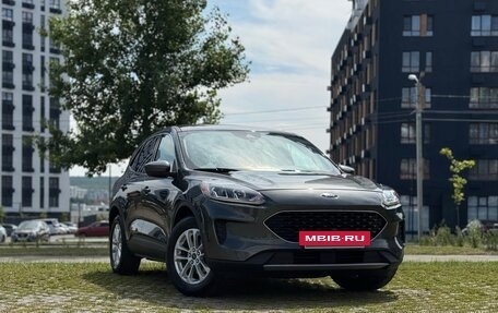 Ford Escape, 2020 год, 1 550 000 рублей, 3 фотография