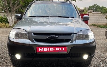 Chevrolet Niva I рестайлинг, 2015 год, 810 000 рублей, 1 фотография