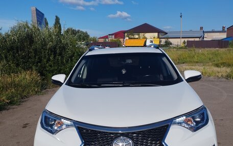 Toyota RAV4, 2015 год, 1 990 000 рублей, 7 фотография