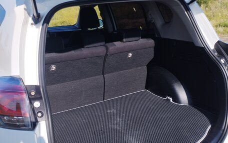 Toyota RAV4, 2015 год, 1 990 000 рублей, 21 фотография