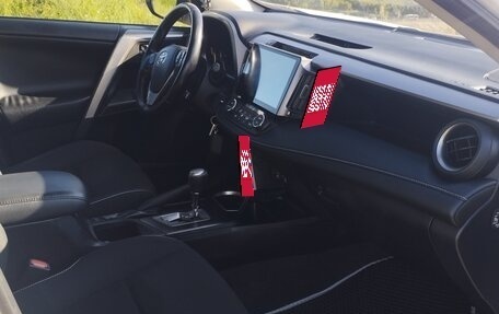 Toyota RAV4, 2015 год, 1 990 000 рублей, 15 фотография