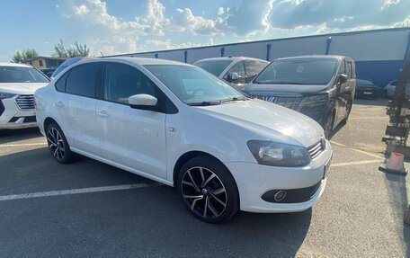 Volkswagen Polo VI (EU Market), 2015 год, 835 000 рублей, 3 фотография