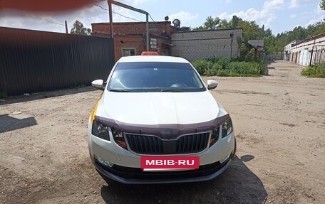 Skoda Octavia, 2019 год, 1 200 000 рублей, 4 фотография