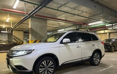 Mitsubishi Outlander III рестайлинг 3, 2021 год, 3 000 000 рублей, 1 фотография