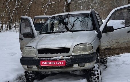 Chevrolet Niva I рестайлинг, 2004 год, 600 000 рублей, 1 фотография