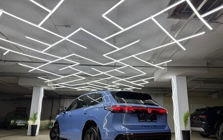 Volkswagen Tiguan, 2024 год, 4 500 000 рублей, 3 фотография