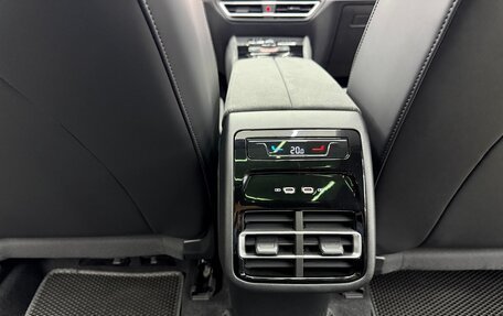 Volkswagen Tiguan, 2024 год, 4 500 000 рублей, 29 фотография