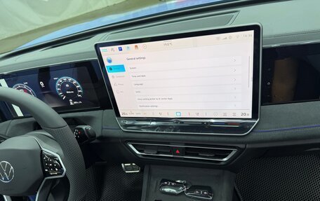 Volkswagen Tiguan, 2024 год, 4 500 000 рублей, 36 фотография