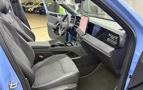 Volkswagen Tiguan, 2024 год, 4 500 000 рублей, 33 фотография