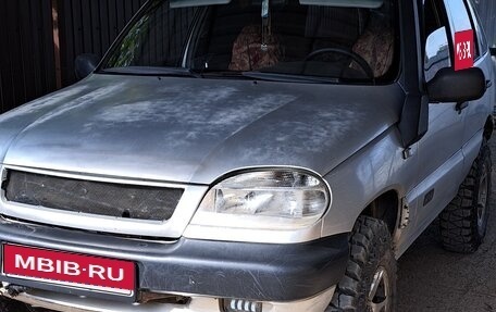 Chevrolet Niva I рестайлинг, 2004 год, 600 000 рублей, 4 фотография