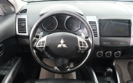 Mitsubishi Outlander III рестайлинг 3, 2011 год, 1 449 000 рублей, 13 фотография