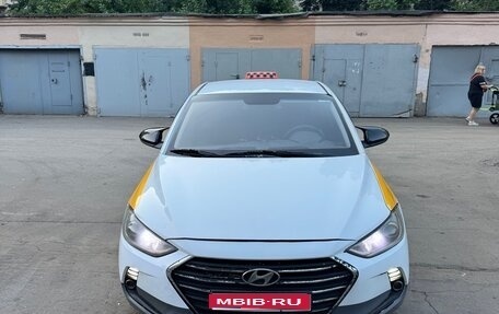 Hyundai Elantra VI рестайлинг, 2018 год, 900 000 рублей, 1 фотография