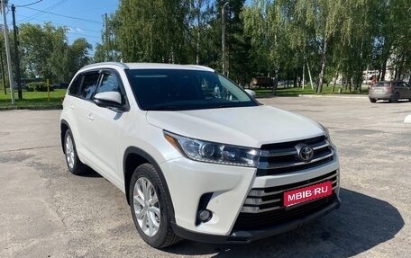 Toyota Highlander III, 2018 год, 3 500 000 рублей, 1 фотография