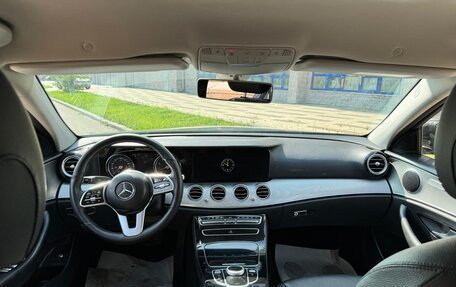 Mercedes-Benz E-Класс, 2018 год, 2 180 000 рублей, 10 фотография