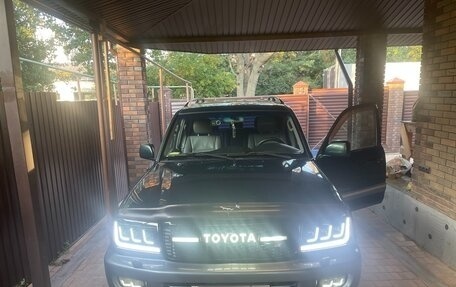 Toyota Land Cruiser 100 рестайлинг 2, 2005 год, 1 900 000 рублей, 2 фотография