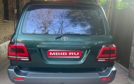 Toyota Land Cruiser 100 рестайлинг 2, 2005 год, 1 900 000 рублей, 17 фотография