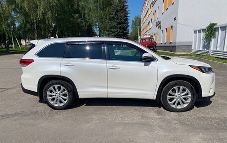 Toyota Highlander III, 2018 год, 3 500 000 рублей, 3 фотография