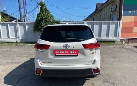 Toyota Highlander III, 2018 год, 3 500 000 рублей, 8 фотография