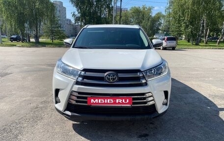 Toyota Highlander III, 2018 год, 3 500 000 рублей, 2 фотография