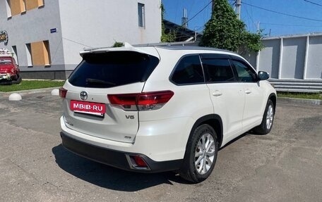 Toyota Highlander III, 2018 год, 3 500 000 рублей, 7 фотография