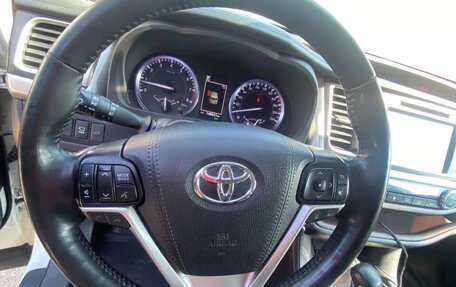 Toyota Highlander III, 2018 год, 3 500 000 рублей, 21 фотография