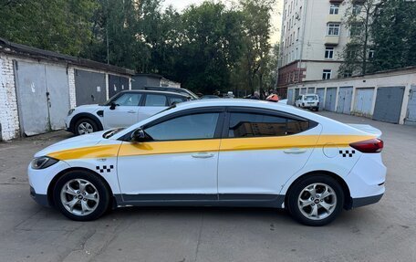 Hyundai Elantra VI рестайлинг, 2018 год, 900 000 рублей, 3 фотография