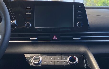 Hyundai Elantra, 2023 год, 2 097 000 рублей, 16 фотография