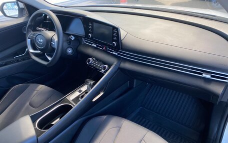 Hyundai Elantra, 2023 год, 2 097 000 рублей, 13 фотография