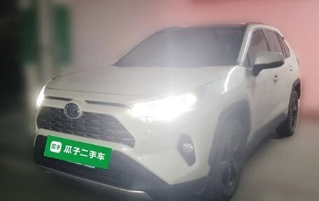 Toyota RAV4, 2021 год, 2 602 852 рублей, 3 фотография