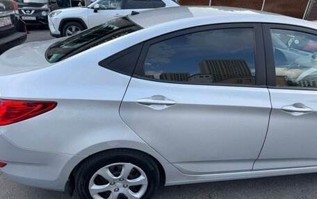 Hyundai Solaris II рестайлинг, 2011 год, 900 000 рублей, 6 фотография