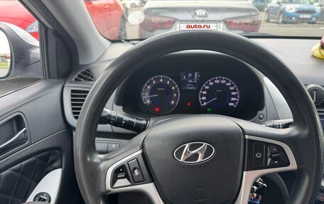 Hyundai Solaris II рестайлинг, 2011 год, 900 000 рублей, 21 фотография