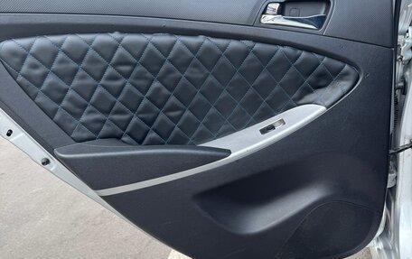 Hyundai Solaris II рестайлинг, 2011 год, 900 000 рублей, 17 фотография
