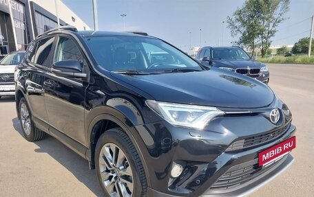 Toyota RAV4, 2018 год, 2 400 000 рублей, 3 фотография
