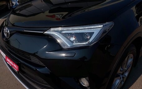 Toyota RAV4, 2018 год, 2 400 000 рублей, 8 фотография