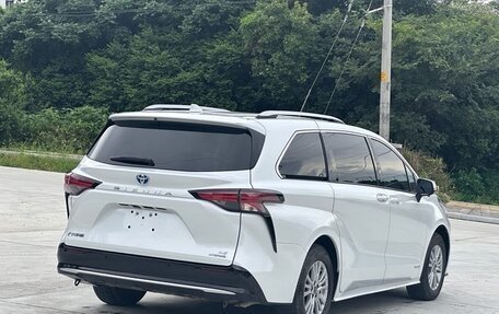 Toyota Sienna, 2021 год, 3 722 000 рублей, 4 фотография