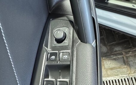Volkswagen Tiguan II, 2019 год, 3 300 000 рублей, 9 фотография