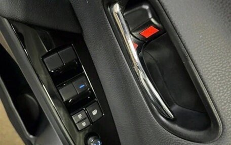 Toyota Prius IV XW50, 2021 год, 2 199 000 рублей, 13 фотография