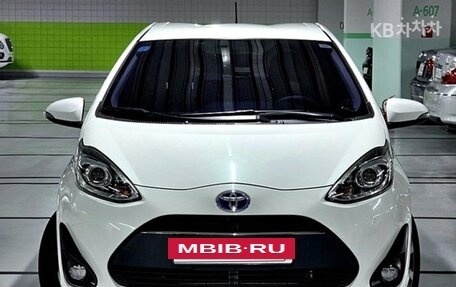 Toyota Prius c I, 2018 год, 1 299 000 рублей, 2 фотография
