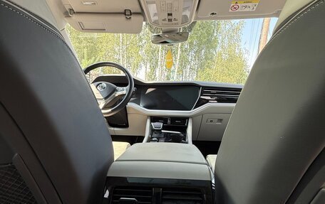 Volkswagen Touareg III, 2020 год, 6 090 000 рублей, 15 фотография