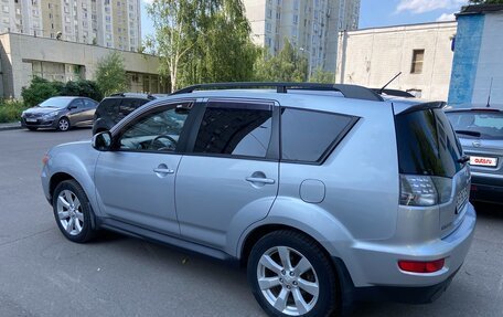 Mitsubishi Outlander III рестайлинг 3, 2011 год, 1 450 000 рублей, 4 фотография