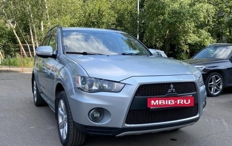 Mitsubishi Outlander III рестайлинг 3, 2011 год, 1 450 000 рублей, 8 фотография