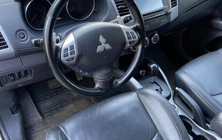 Mitsubishi Outlander III рестайлинг 3, 2011 год, 1 450 000 рублей, 14 фотография