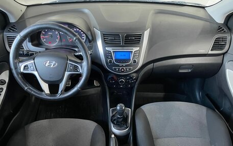 Hyundai Solaris II рестайлинг, 2011 год, 669 000 рублей, 10 фотография