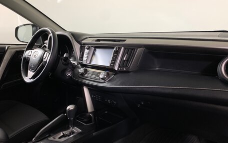 Toyota RAV4, 2017 год, 2 239 000 рублей, 13 фотография