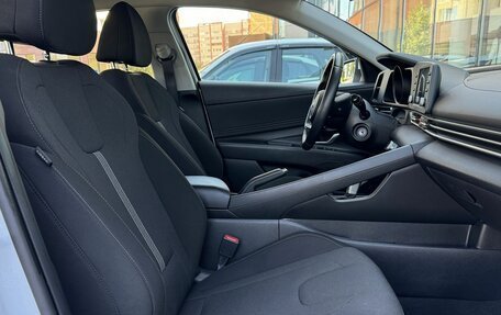 Hyundai Elantra, 2021 год, 1 985 000 рублей, 16 фотография