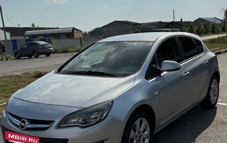 Opel Astra J, 2013 год, 1 150 000 рублей, 3 фотография