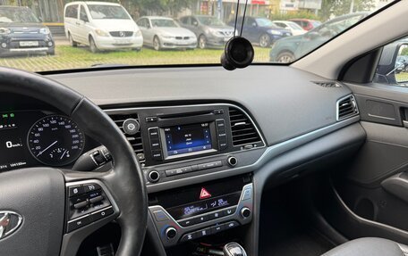 Hyundai Elantra VI рестайлинг, 2016 год, 1 750 000 рублей, 11 фотография
