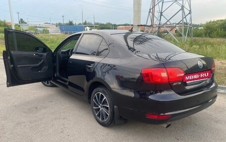 Volkswagen Jetta VI, 2012 год, 980 000 рублей, 5 фотография